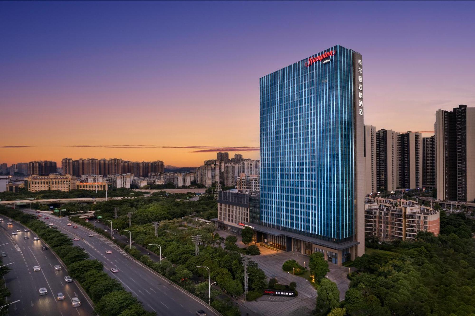 Отель Hampton By Hilton Nanning Jiangnan Экстерьер фото